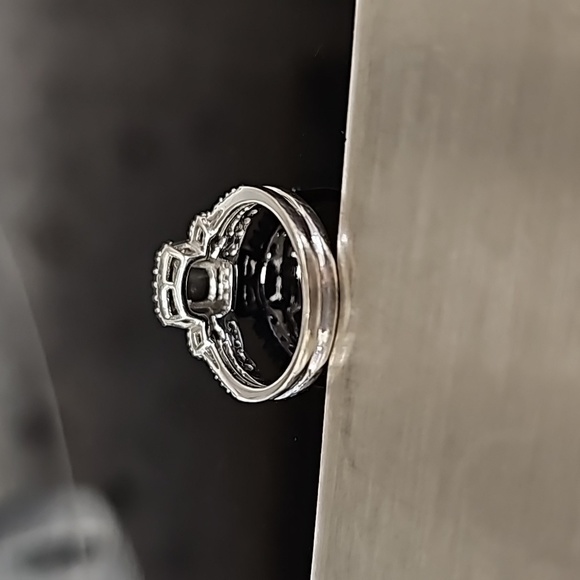 Black diamond ring w/ diamonds surrounding - Picture 5 of 8